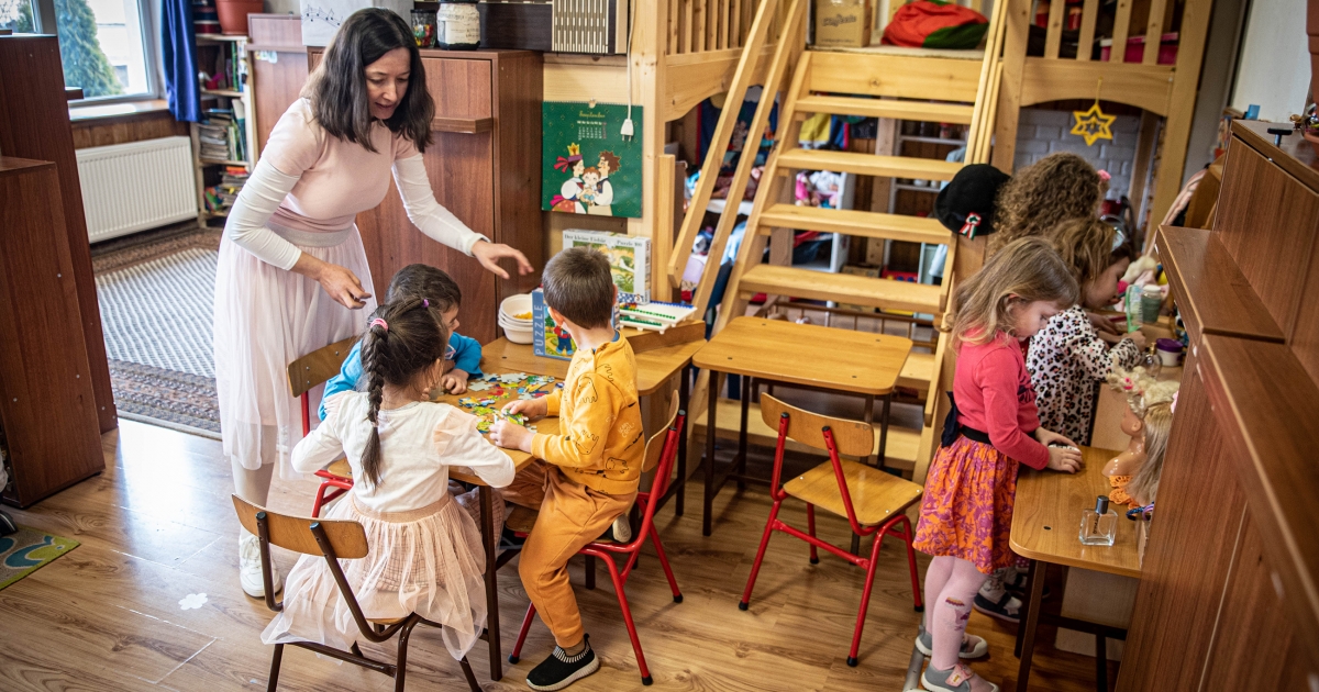 Szeretetteljes és érzelmi biztonságot nyújt